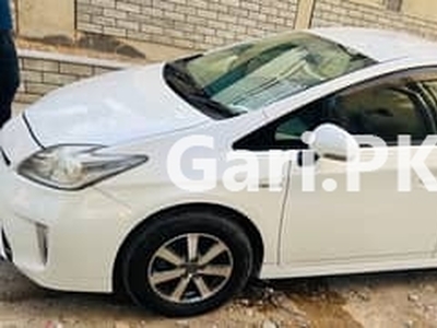 Toyota Prius 2013 for Sale in Gulshan-e-Shameem