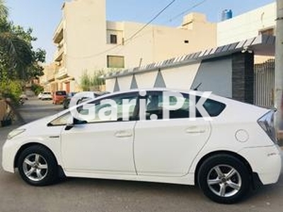 Toyota Prius G 1.8 2013 for Sale in Karachi