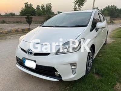 Toyota Prius G Touring Selection Leather Package 1.8 2013 for Sale in Peshawar
