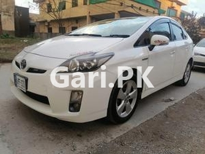 Toyota Prius S LED Edition 1.8 2010 for Sale in Rawalpindi