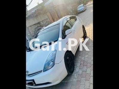 Toyota Prius S Standard Package 1.5 2007 for Sale in Islamabad