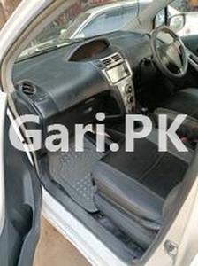 Toyota Vitz F 1.0 2005 for Sale in Bannu