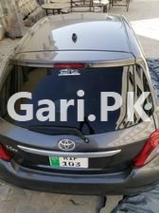 Toyota Vitz F 1.0 2013 for Sale in Islamabad