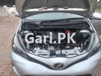 Toyota Vitz F 1.0 2014 for Sale in Faisalabad