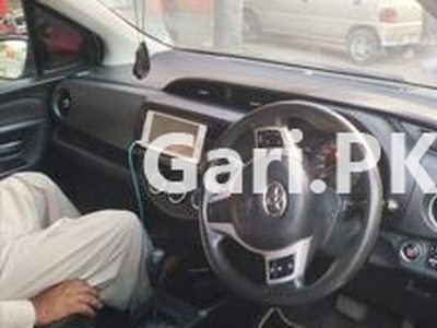 Toyota Vitz F 1.0 2016 for Sale in Gujranwala