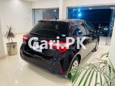 Toyota Vitz F 1.0 2018 for Sale in Islamabad