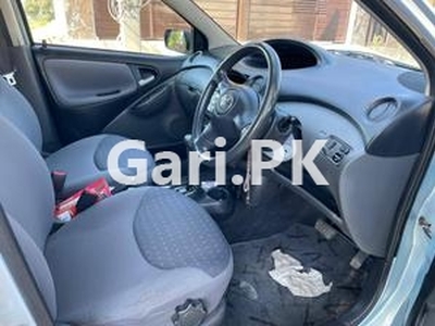 Toyota Vitz F 1.3 2004 for Sale in Lahore