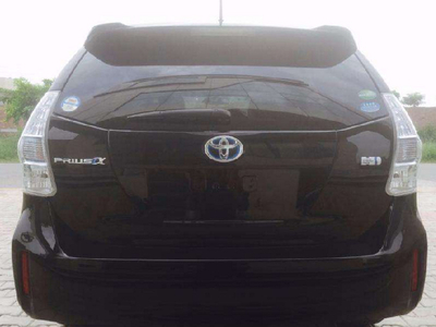 Toyota Prius - 1.8L (1800 cc) Black