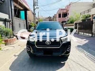 Toyota Hilux 2013 for Sale in Faisalabad•