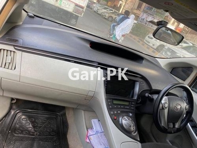 Toyota Prius S Touring Selection 1.8 2011 for Sale in Multan