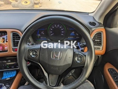 Honda Vezel Hybrid Z 2015 for Sale in Rawalpindi