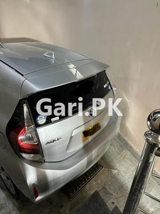 Toyota Aqua S 2017 for Sale in Karachi