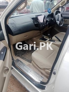 Toyota Hilux Vigo Champ G 2014 for Sale in Islamabad