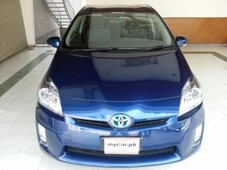 2010 toyota pirus for sale in lahore