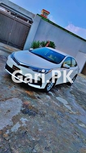 Toyota Corolla GLi Automatic 1.3 VVTi 2018 for Sale in Mardan