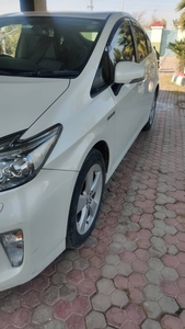 Toyota Prius 2015, Neat & Clean