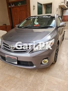 Toyota Corolla GLi Automatic 1.6 VVTi 2013 for Sale in Karachi