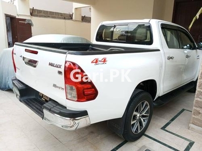 Toyota Hilux Revo V Automatic 3.0 2017 for Sale in Karachi