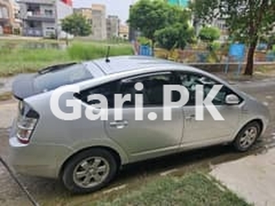 Toyota Prius 2006 for Sale in Lahore