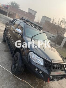 Toyota Hilux D-4D Automatic 2005 for Sale in Faisalabad