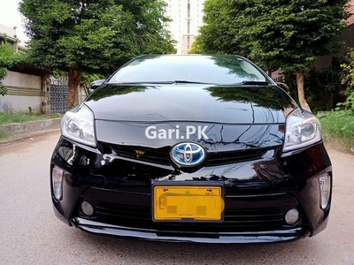 Toyota Prius 2015 for Sale in Karachi