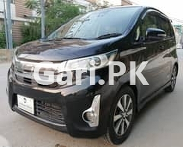 Mitsubishi EK Custom 2015 for Sale in Karachi•