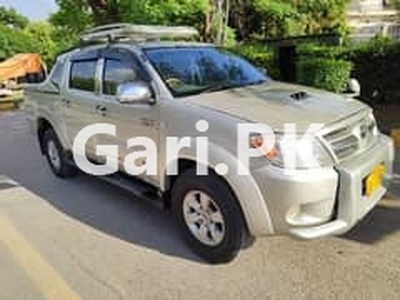 Toyota Hilux 2007 for Sale in Islamabad•