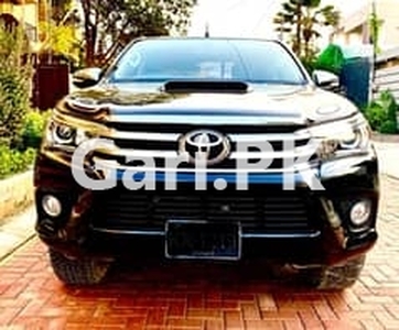 Toyota Hilux 2018 for Sale in Karachi•
