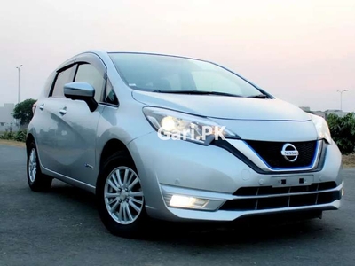Nissan Note VX 2017 for Sale in Lahore