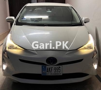 Toyota Prius S 2016 for Sale in Islamabad