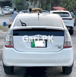 Toyota Prius S 1.5 2011 for Sale in Gujranwala