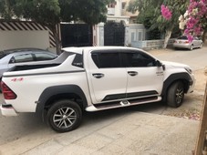 2018 toyota hilux for sale in karachi