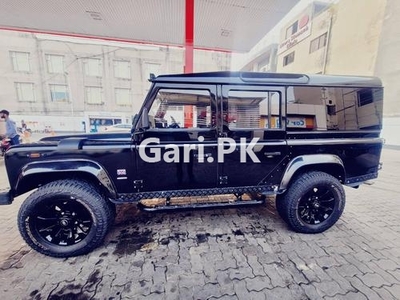 Land Rover Defender 110 2007 for Sale in Lahore