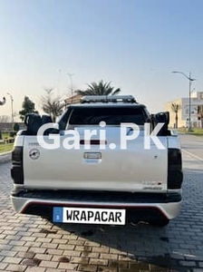 Toyota Hilux 2010 for Sale in Lahore
