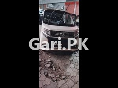 Daihatsu Move Custom RS SA 2017 for Sale in Faisalabad