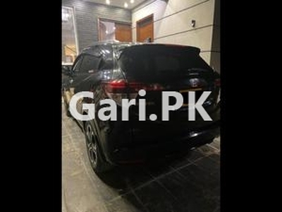 Honda Vezel Hybrid Z Sensing 2015 for Sale in Karachi
