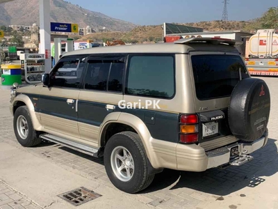 Mitsubishi Pajero Exceed 2.4 1992 for Sale in Lahore