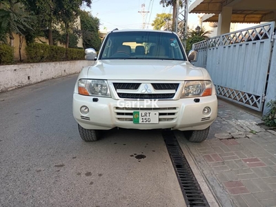 Mitsubishi Pajero GLX 3.2D 2003 for Sale in Jhang