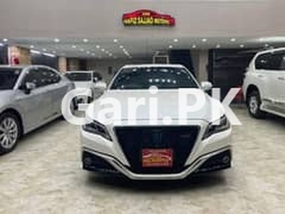 Toyota Crown 2018 for Sale in Faisal Town