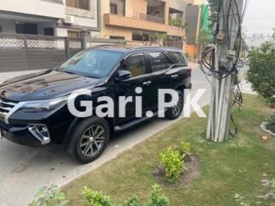 Toyota Fortuner 2.7 VVTi 2019 for Sale in Lahore