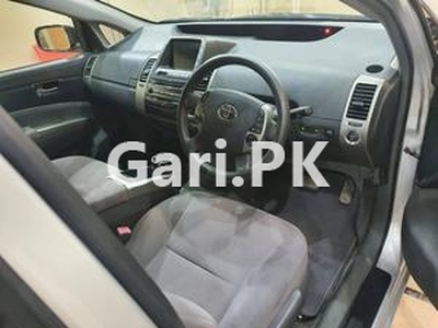 Toyota Prius 2011 for Sale in Karachi