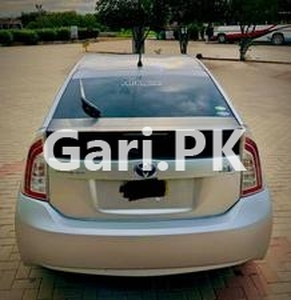 Toyota Prius S Touring Selection 1.8 2012 for Sale in Karachi