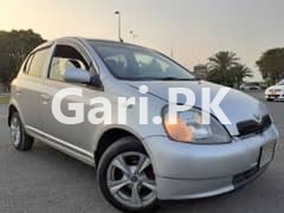 Toyota Vitz 2006 for Sale in Bahria Town