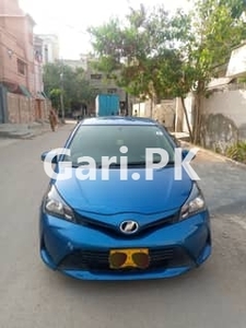 Toyota Vitz 2014 for Sale in Mehmoodabad