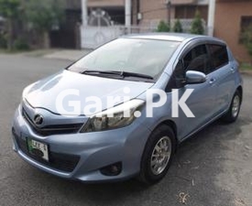 Toyota Vitz F Intelligent Package 1.0 2011 for Sale in Lahore