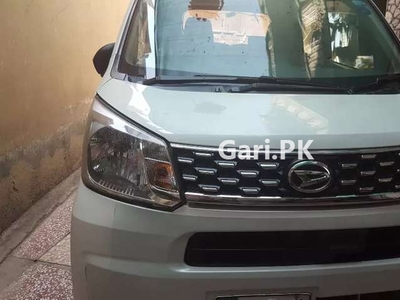 Daihatsu Move 2015 for Sale in Lahore