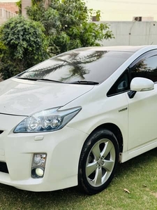 Toyota Prius G Touring Selection Leather package