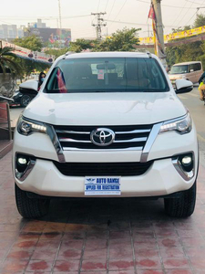 Toyota Fortuner 2.7 V 2021