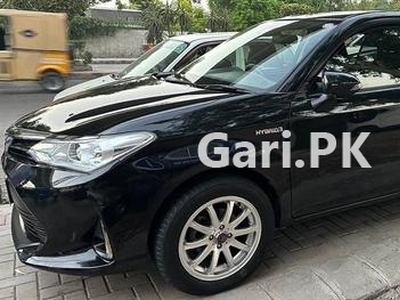 Toyota Corolla Axio Hybrid 1.5 2017 for Sale in Rawalpindi