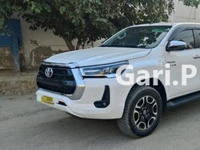 Toyota Hilux Revo V Automatic 2.8 2023 for Sale in Karachi